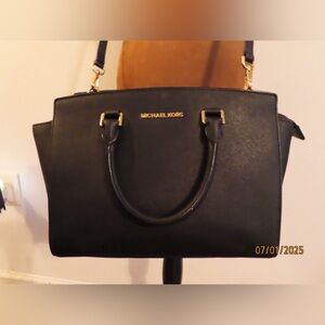 OBRO Michael Kors Selma Satchel with Gold Hardware